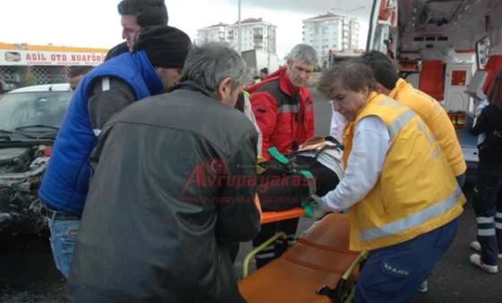 Çorlu`da Kaza: 2`si Çocuk 5 Yaralı