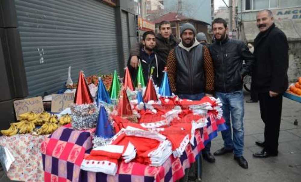 Yeni Yıl Şapkaları Tezgahlarda