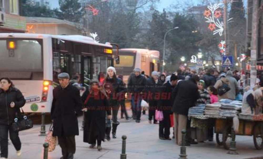 Yeni Yıla Saatler Kala