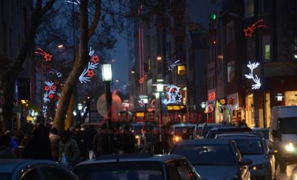 Yeni Yıla Saatler Kala