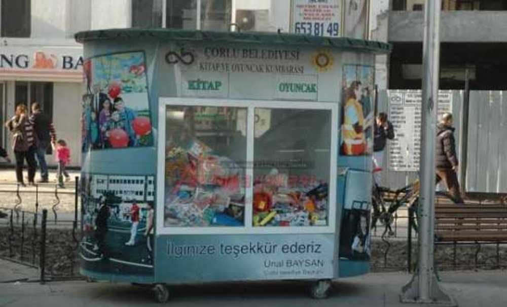 Oyuncak Ve Kitap Kumbaraları İlgi Görüyor