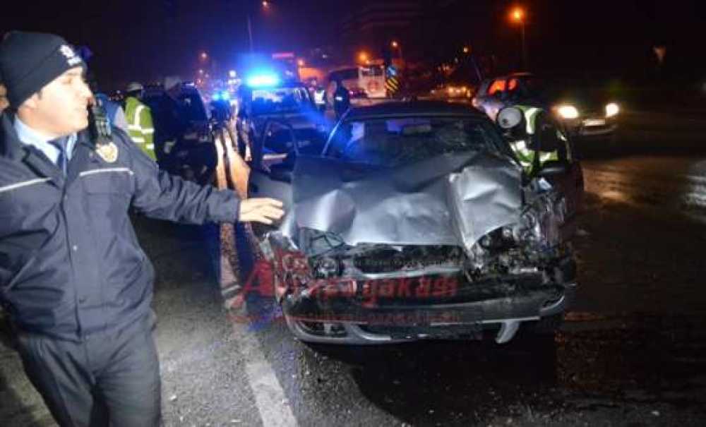 Otomobil İşçi Servisine Çarptı; 14 Yaralı