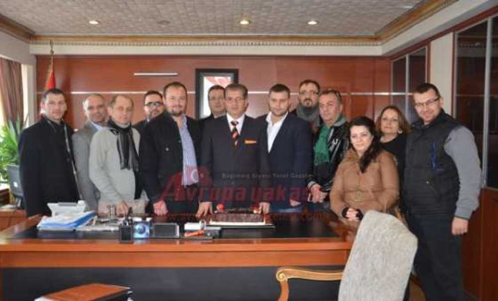 Gazetecilerden Kaymakam Doğan'a İdareciler Günü Kutlaması