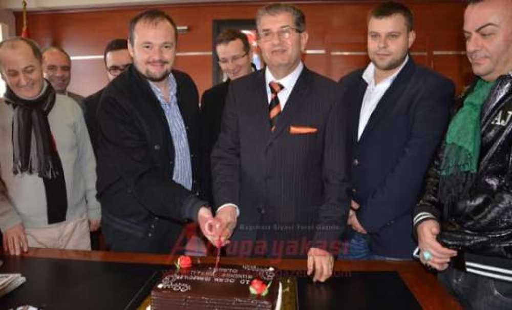 Gazetecilerden Kaymakam Doğan'a İdareciler Günü Kutlaması