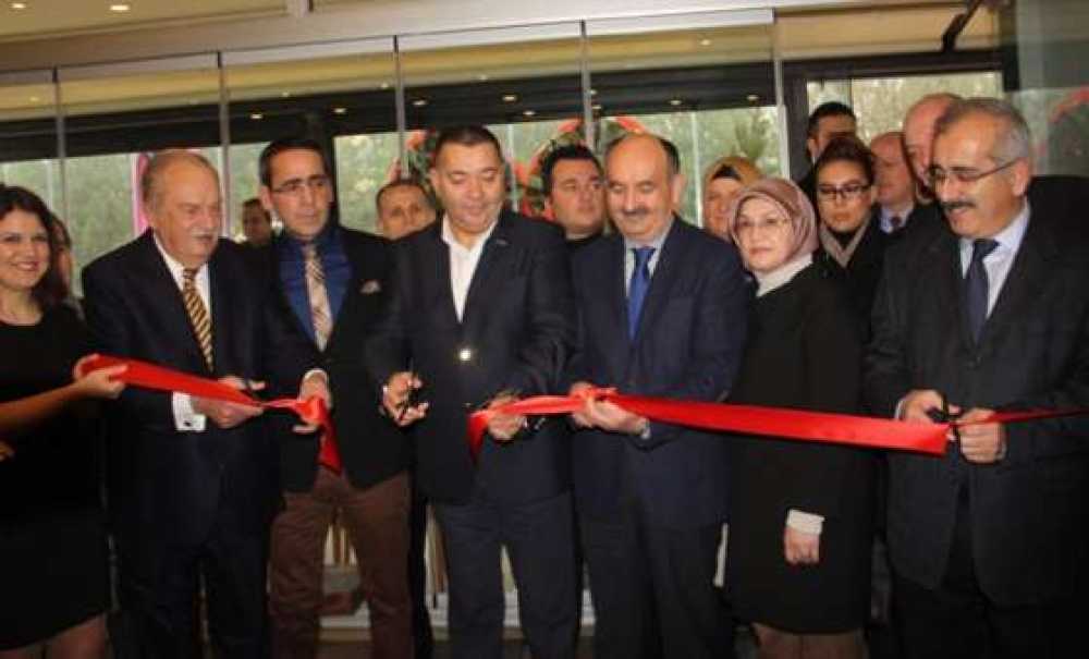 Sağlık Bakanı Dr. Mehmet Müezzinoğlu: