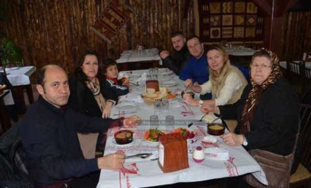 Biz Büyük Bir Aileyiz