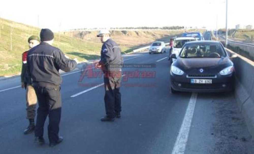Direksiyon Başında Şeker Komasına Giren Sürücü Kaza Geçirdi