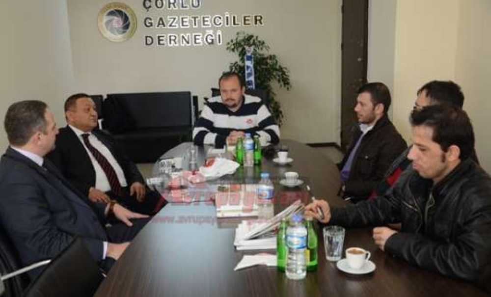 İş Bankası Bölge Müdürü İbrahim Hamarat'tan Çorlu Gazeteciler Derneği'ne Ziyaret