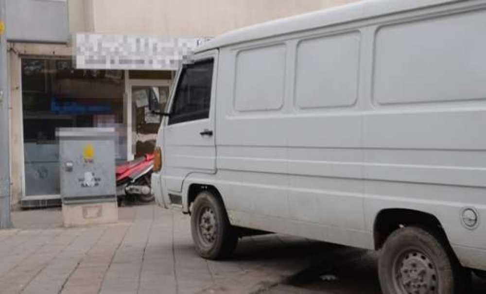 Kaldırımlar Park Yeri Oldu