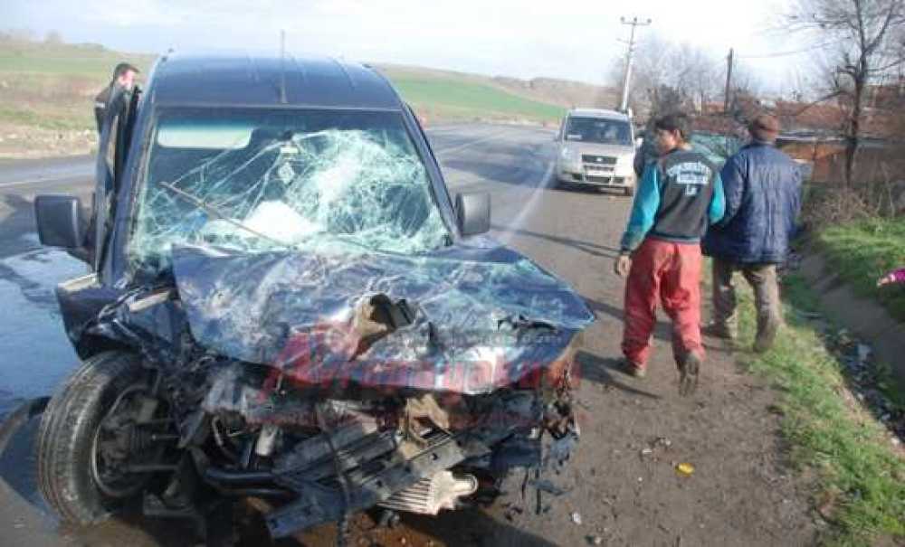 Çorlu`da Kaza: 2 Yaralı