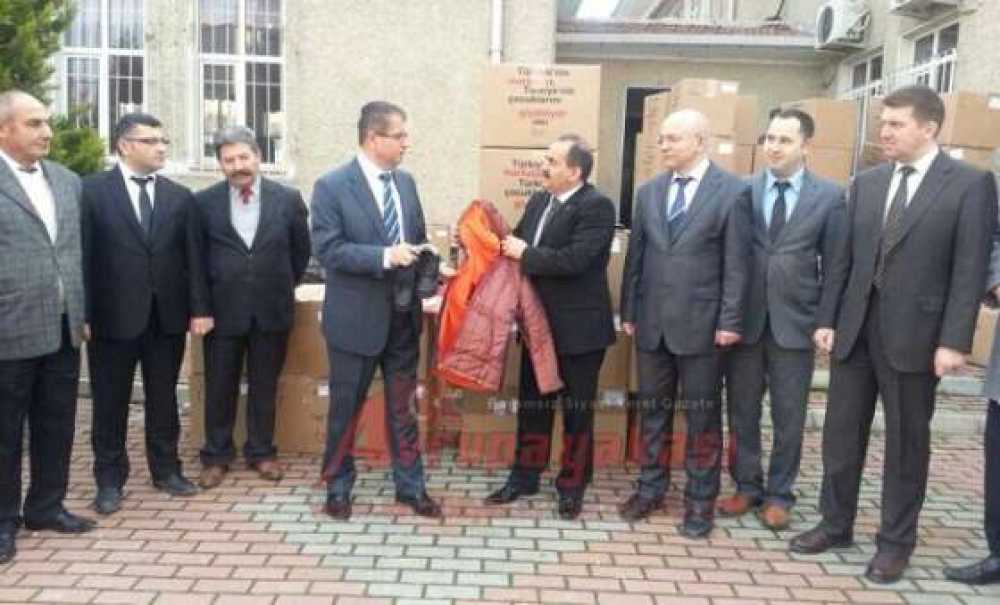 Çorlulu Öğrencilere Mont Ve Bot Yardımı