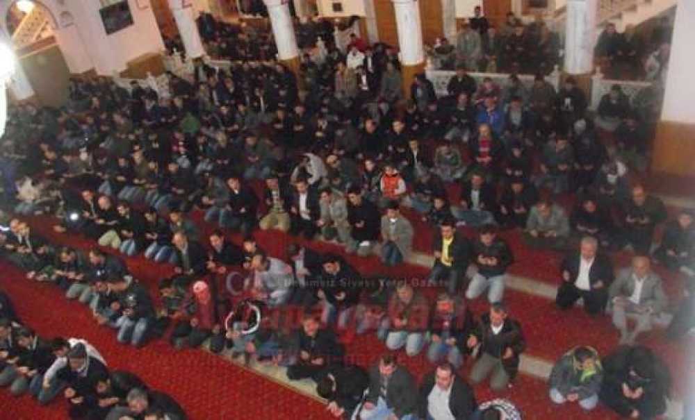 Mevlit Kandilinde Camiler Doldu Taştı
