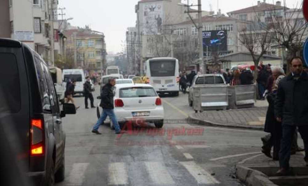 Yayalar Trafiği Altüst Ediyor
