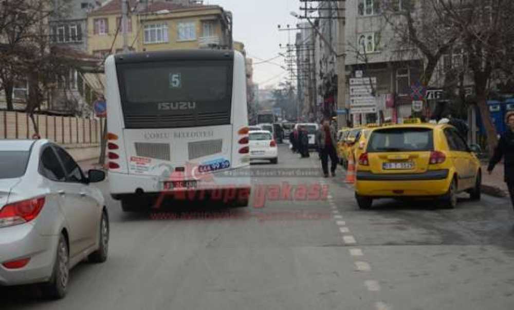 Yayalar Trafiği Altüst Ediyor