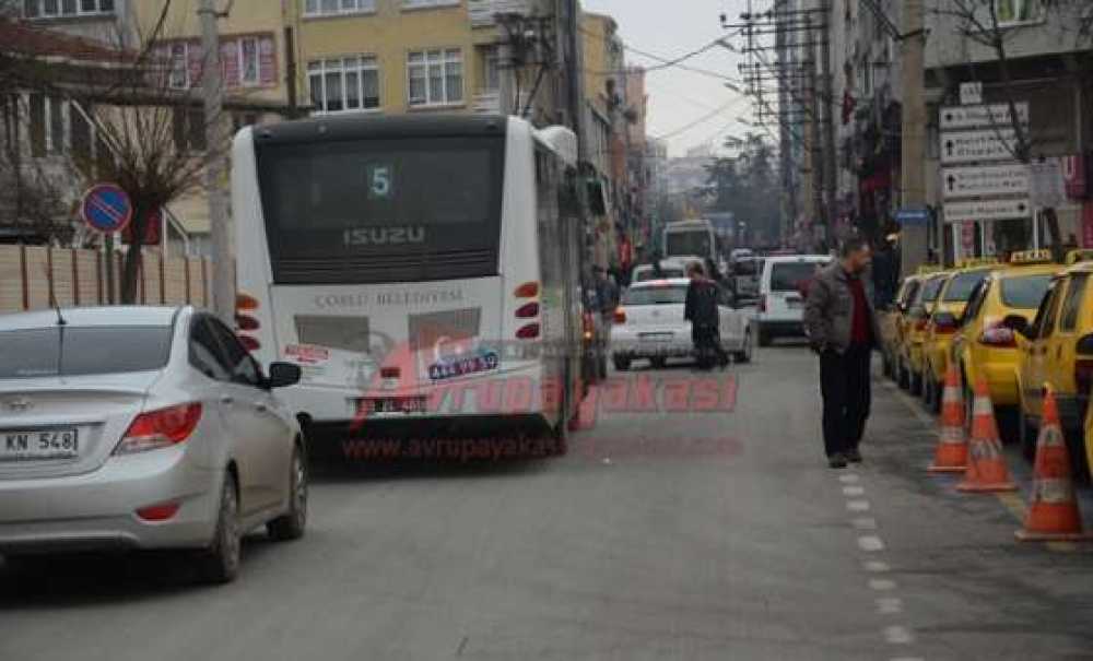 Yayalar Trafiği Altüst Ediyor