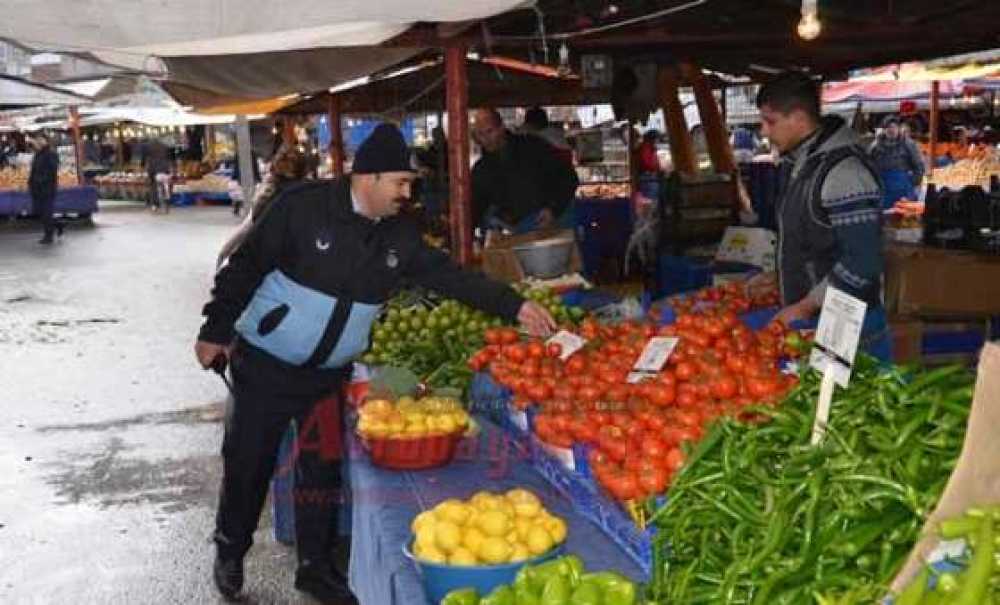 Semt Pazarlarında Zabıta Görev Başında