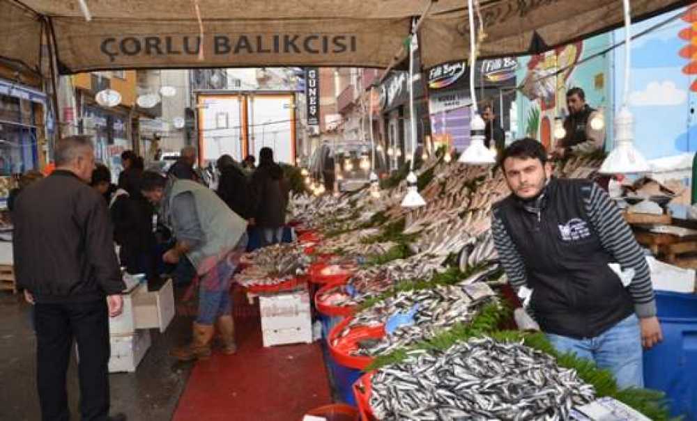 Balık Az Fiyatlar Arttı