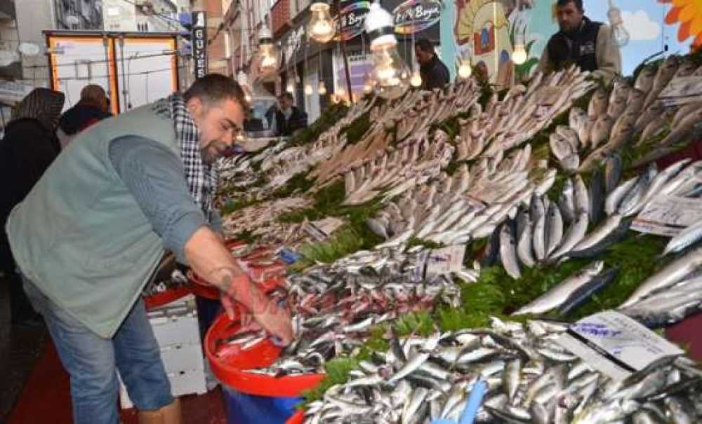 Balık Az Fiyatlar Arttı