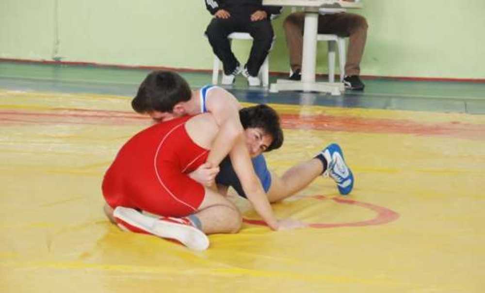 Okullar Arası Güreş İl Birinciliği Müsabakaları Çorlu`da Yapıldı