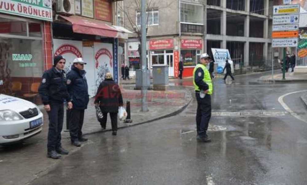 Ters Yön Uygulamasında 10 Araç Yakalandı