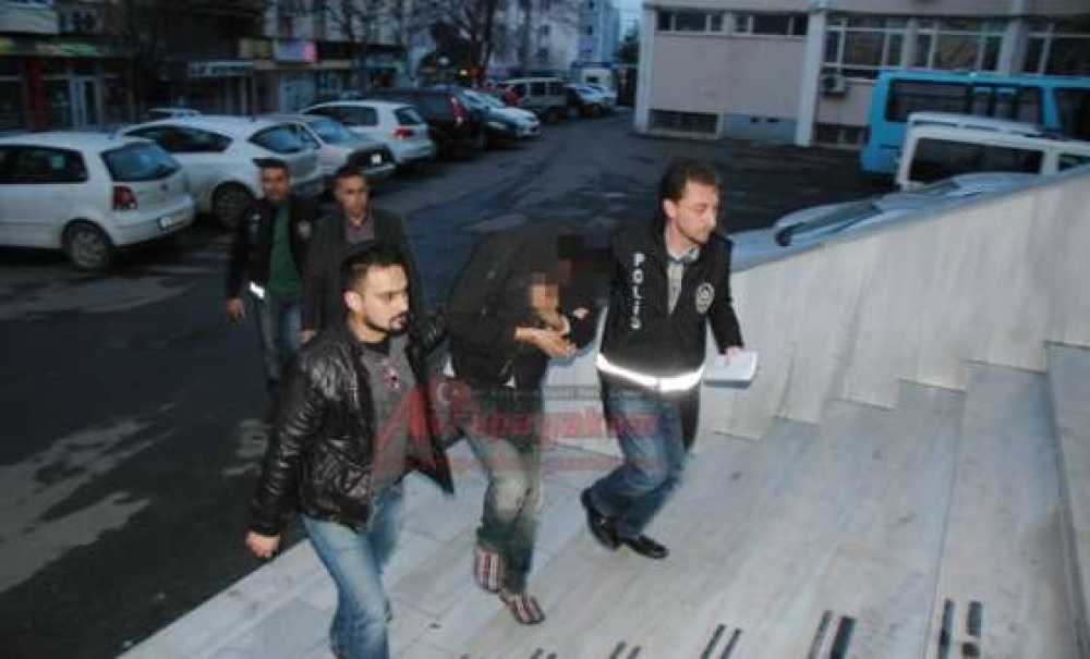 Kimlik Kontrolünden Kaçan Kişi Suç Makinesi Çıktı