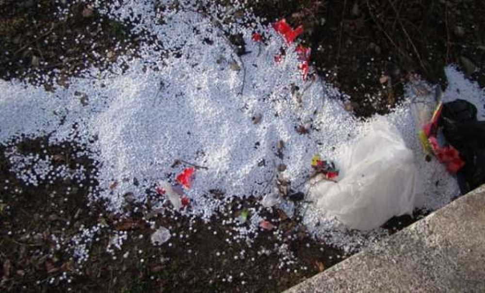 Yakalanacaklarını Anlayınca 82 Bin Adet Uyuşturucu Hapı Yere Saçtılar