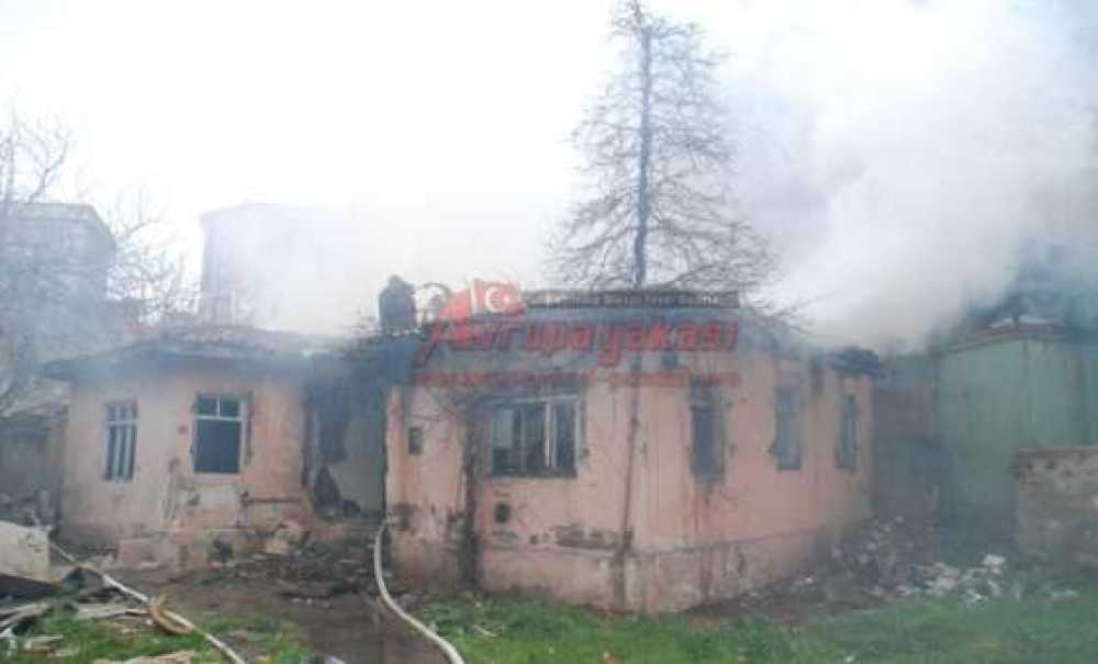 Metruk Binada Çıkan Yangın Korkuttu