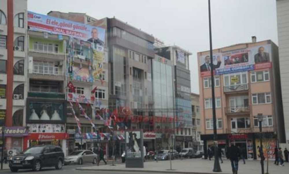 Adayların Sloganları Dikkat Çekiyor