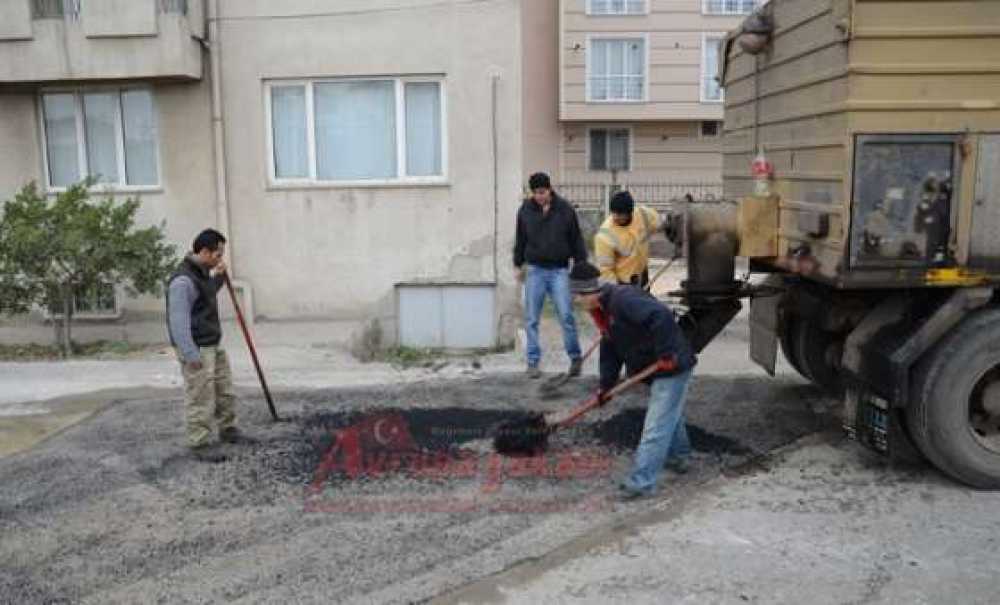 Bozulan Yollara Yamalama