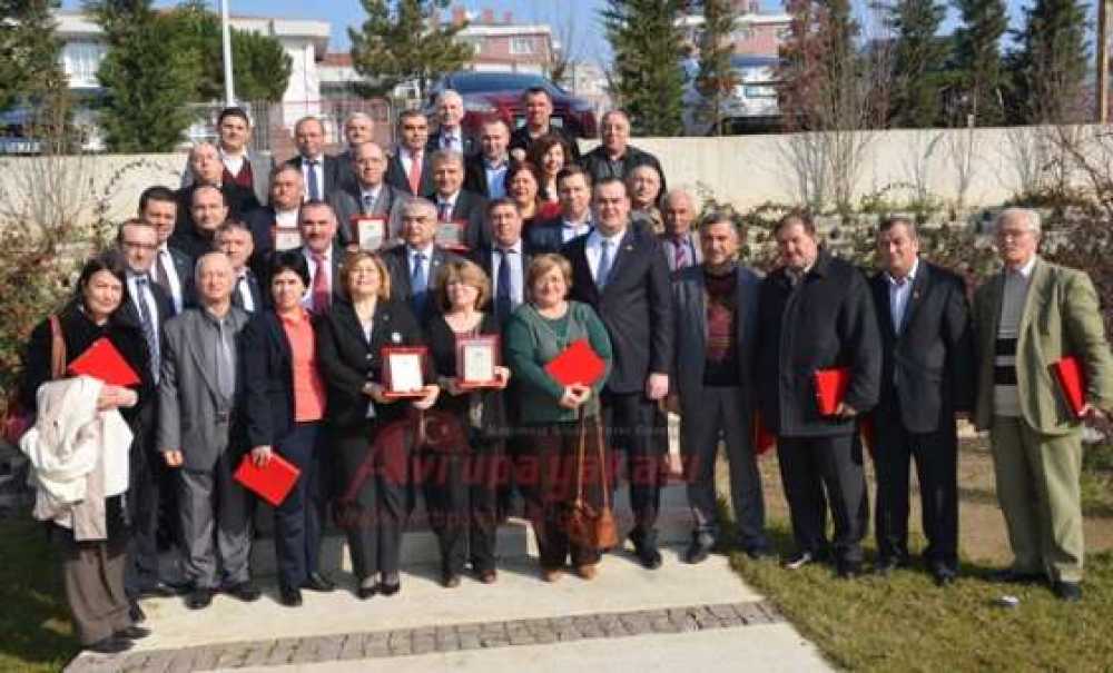 “Bugünlere El Ele Gönül Gönüle Geldik”