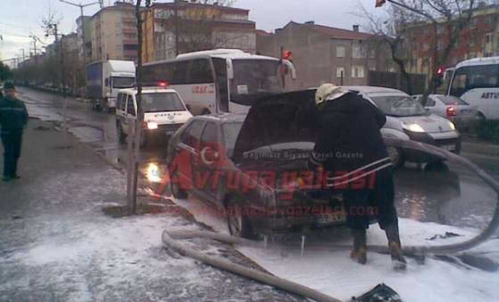 Seyir Halindeki Otomobil Alev Aldı