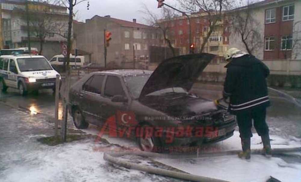 Seyir Halindeki Otomobil Alev Aldı