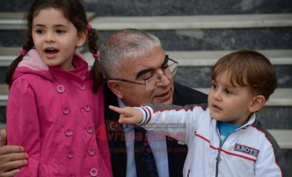 Başkan Adaylarından “Eyvah Eyvah” Müzikleri