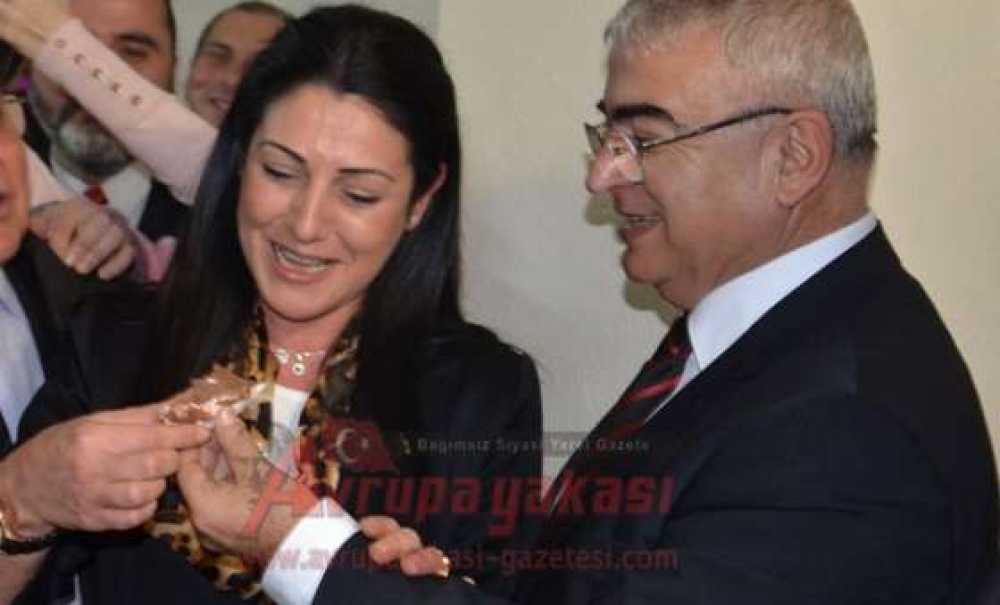 Başkan Adaylarından “Eyvah Eyvah” Müzikleri