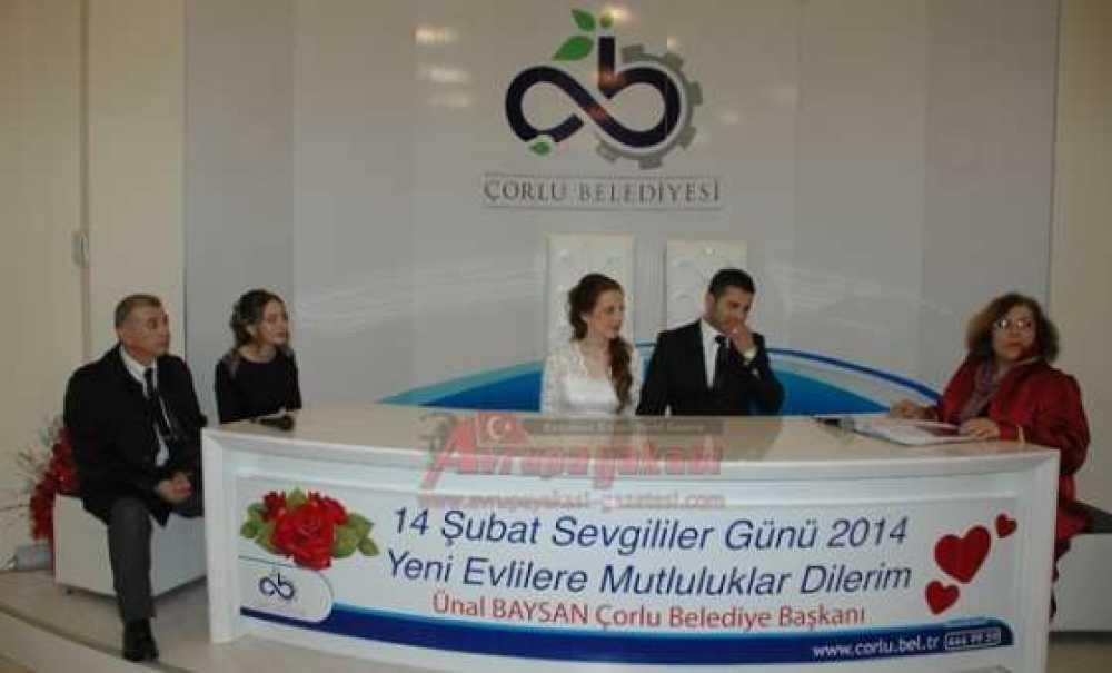 14 Şubat 2014 Saat 14`de Evlendiler