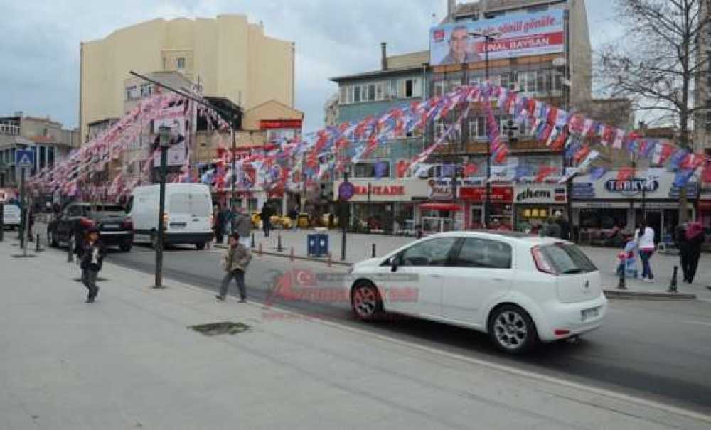 Cumhuriyet Meydanı Seçime Hazır