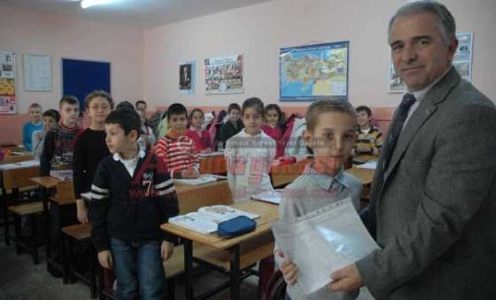 Minik Öğrenciler Karne Ile Tanıştı