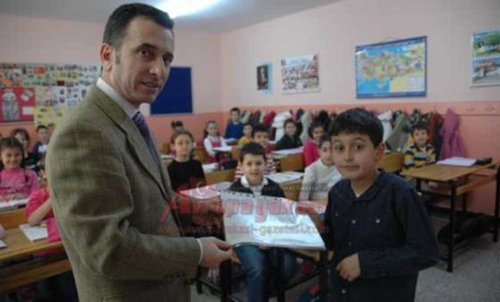 Minik Öğrenciler Karne Ile Tanıştı