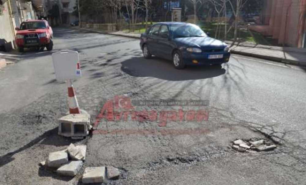 Bozuk Yola Vatandaş Çözümü