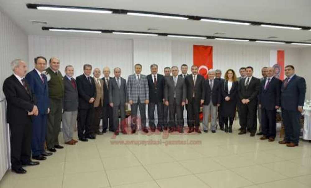 Vali Ali Yerlikaya'dan Vali Yardımcısı Ve İl Emniyet Müdürü Onuruna Veda Yemeği