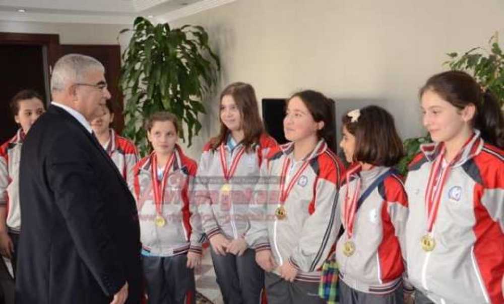 Voleybol İl Birincileri Başkan Baysan'ı Ziyaret Etti