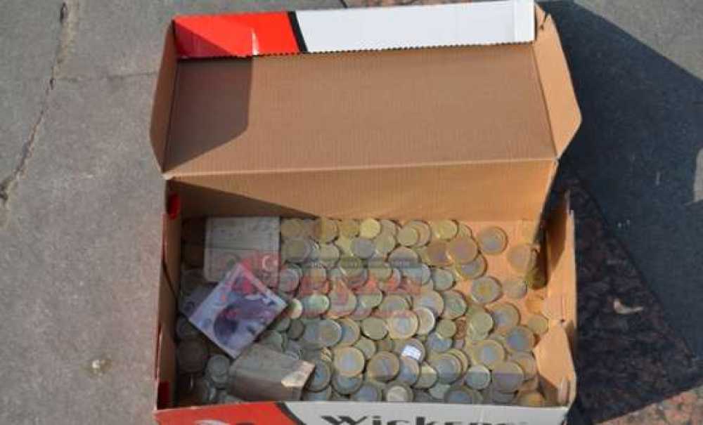 Öğretmenler Ayakkabı Kutusuna Para Topladı