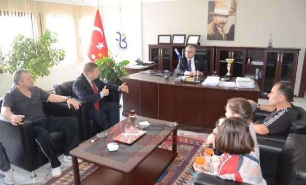 Voleybol İl Birincileri Başkan Baysan'ı Ziyaret Etti