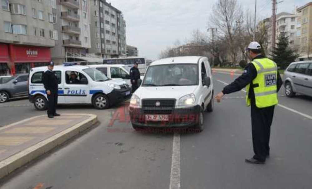 Çorlu'da Trafik Kontrolleri Sürüyor