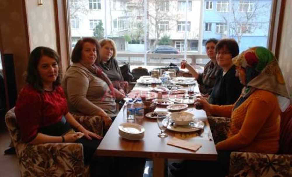 Çorlu Ortaokulu Okul Aile Birliği`nden Kadınlar Günü Kutlaması