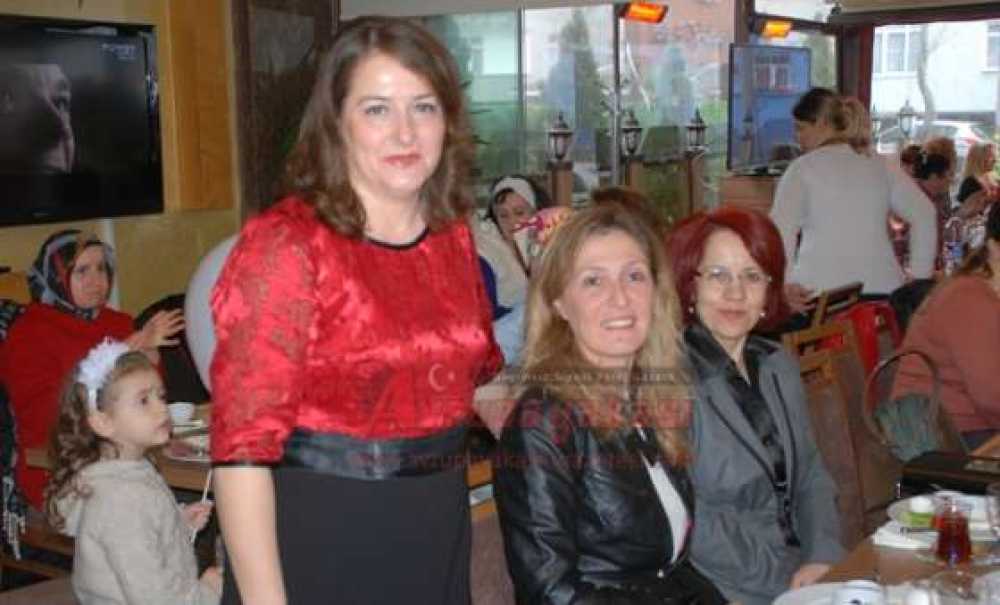 Çorlu Ortaokulu Okul Aile Birliği`nden Kadınlar Günü Kutlaması