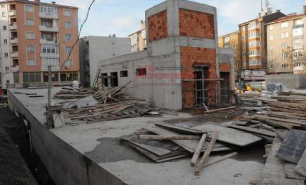 Santral Kavşağı Otoparkında Çalışmalar Sürüyor