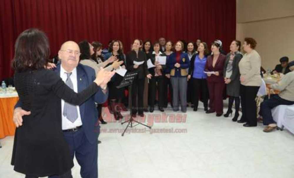 Huzurevi'nde 8 Mart Kutlaması (Görüntülü)