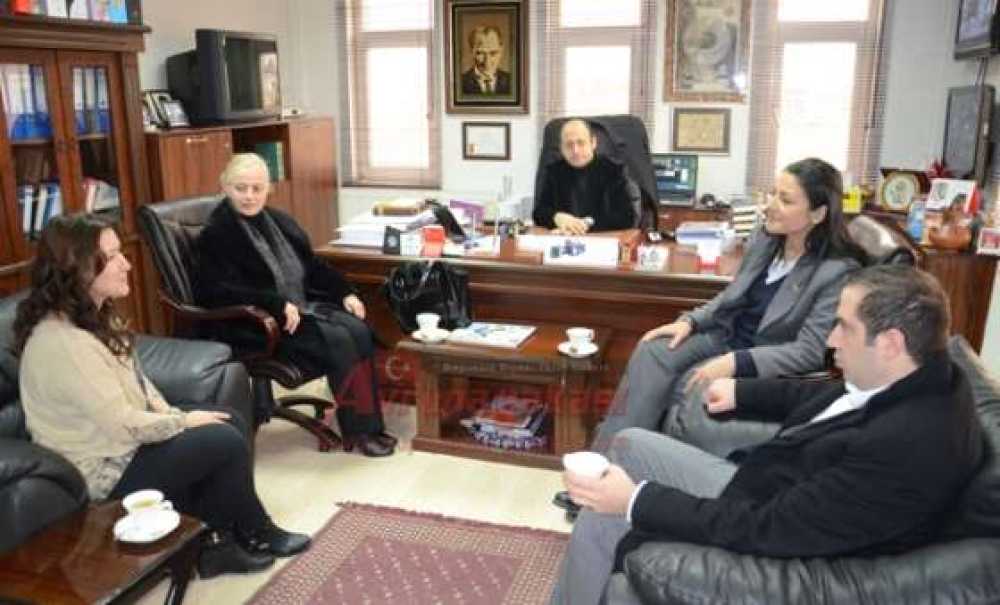 Belediye Başkan Adayı Özlem Yemişçi'den Gazetemize 10. Yıl Ziyareti