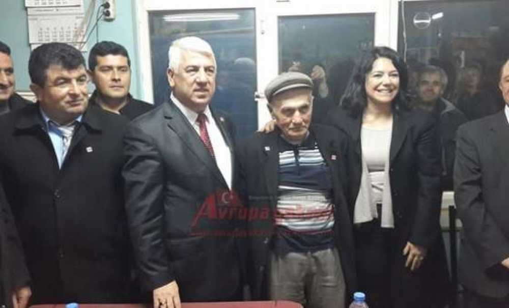 Chp`li Yüceer`den 75 Yaşında Ki Üyeye Chp Rozeti